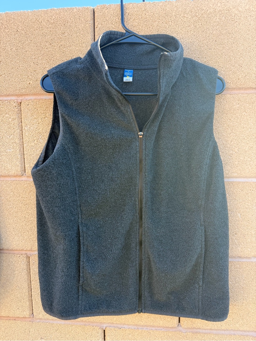 Old Navy Charcoal Gray Fleece Vest